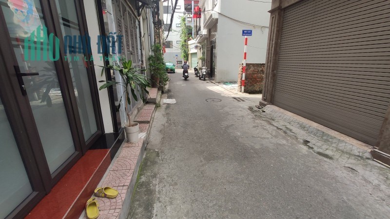 LÔ ĐẤT NGÔ GIA TỰ, GẦN PHỐ - NGÕ OTO THÔNG, DỪNG ĐỖ VÀO NHÀ. TIỆN ÍCH BẠT NGÀN