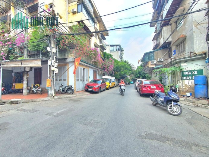 Bán CHCC Tây Kết, Hai Bà Trưng, DTSD 80m², tầng 3, thoáng, giá 2.7 tỷ. LH: 0366051369