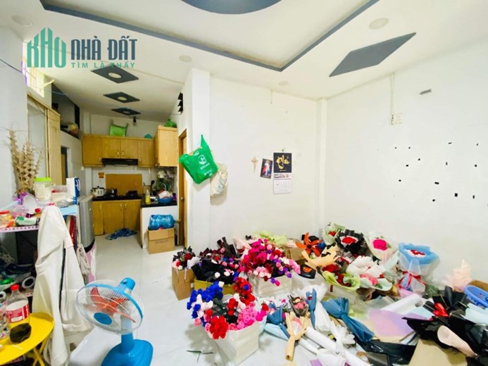 NHA QUAN TÂN PHÚ - HẺM THÔNG - 48M2 LẦU ĐÚC - NGAY KHU CHỢ VẢI