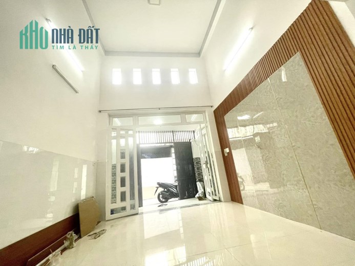 Nhà Đẹp, Ngay Chợ Thạch Đà, 3 Tầng 41m2, Ngang 4.1m - Giá 3.8 Tỷ