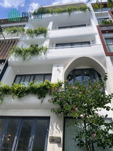 NGỘP LẮM RỒI ! CHDV Nguyễn Thái Bình, 22 phòng, DTSD 600m, thu NET 110tr/tháng, giá chỉ còn 16.6 tỷ