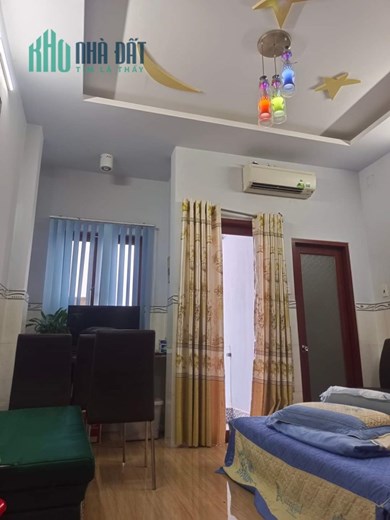 NHÀ ĐẸP 3 TẦNG, 2 MẶT TIỀN NGAY TRUNG TÂM THỦ ĐỨC- GIÁ 9,3 TỶ CÒN GIẢM