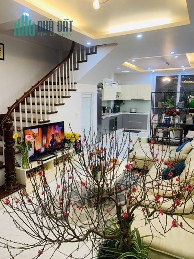 Bán nhà LK Văn Phú, Hà Đông,đường rộng Vỉa hè đã hoàn thiện Full nội thất.
Lh 0975100988.
