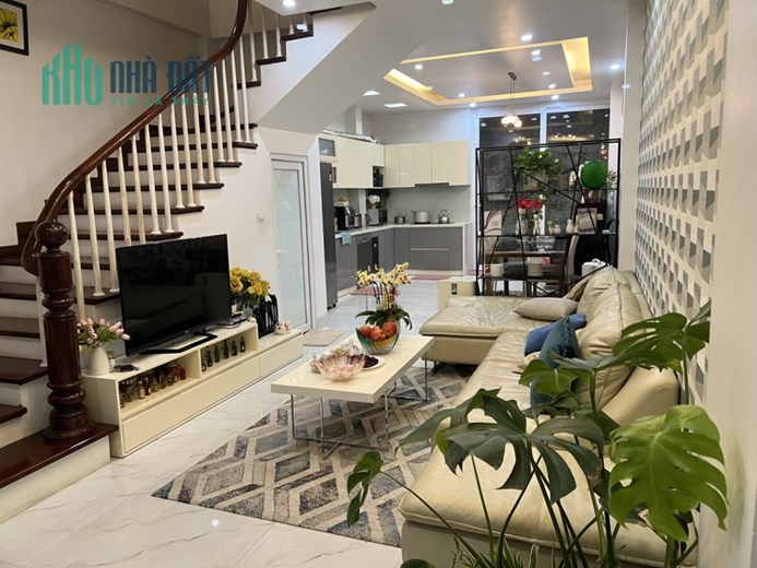 Bán nhà LK Văn Phú, Hà Đông,đường rộng Vỉa hè đã hoàn thiện Full nội thất.
Lh 0975100988.