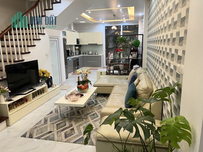 Bán nhà LK Văn Phú, Hà Đông,đường rộng Vỉa hè đã hoàn thiện Full nội thất.
Lh 0975100988.