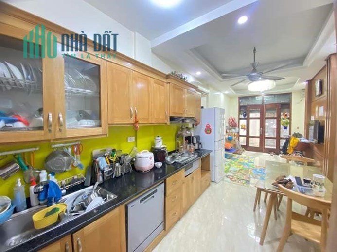 Mặt Phố Nguyễn Khánh Toàn Víp Nhất Cầu Giấy - Kinh Doanh Sầm Uất - Dòng tiền tốt - 51m2 gíá chào