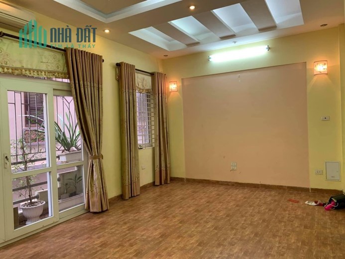 Bán nhà Đường Láng 50m2, kinh doanh ô tô tránh, mặt tiền 4 mét giá chỉ 4,85 tỷ