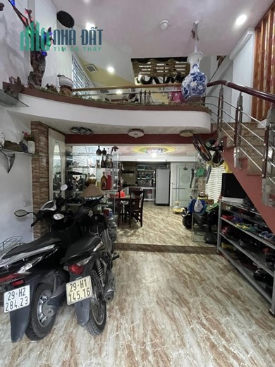 Bán nhà Lĩnh Nam, Hoàng Mai, cách ô tô 10m, 4 tầng đẹp về ở ngay, 40 m2, 4 tỷ 250