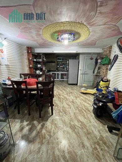 Bán nhà Lĩnh Nam, Hoàng Mai, cách ô tô 10m, 4 tầng đẹp về ở ngay, 40 m2, 4 tỷ 250