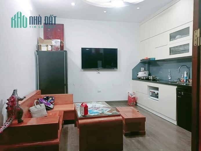 Bán nhà Lĩnh Nam, Hoàng Mai, ngõ nông ba gác đỗ cửa nhà, an ninh tốt, chỉ có 3 tỷ 300