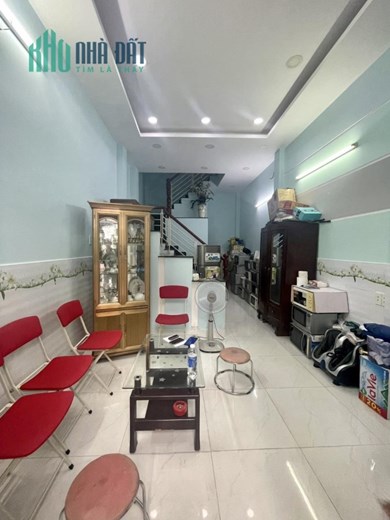LẠC LONG QUÂN Q.11 XE TẢI TỚI NHÀ 35M2 4 TẦNG - SỔ VUÔNG ĐẸP - HOÀN CÔNG  ĐỦ - CHỈ 3 TỈ x (Bank hổ