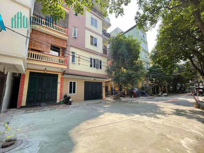 PHÂN LÔ - Ô TÔ - VỈA HÈ 2M - LÔ GÓC - NGÕ THÔNG - DÂN XÂY KCBT CHẮC CHẮN Ở NGAY
