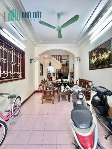 PHÂN LÔ - Ô TÔ - VỈA HÈ 2M - LÔ GÓC - NGÕ THÔNG - DÂN XÂY KCBT CHẮC CHẮN Ở NGAY