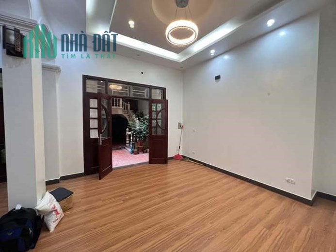 Bán Nhà Phố Dịch Vọng 46m2 x 4 tầng, 4 phòng ngủ đầy đủ công năng, 1 nhà ra Phố, sau quy hoạch