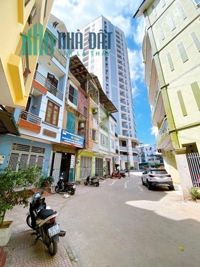 Bán nhà phân lô Phùng KHoang- 2 oto tránh- nằm trong khu quy hoạch mở đường