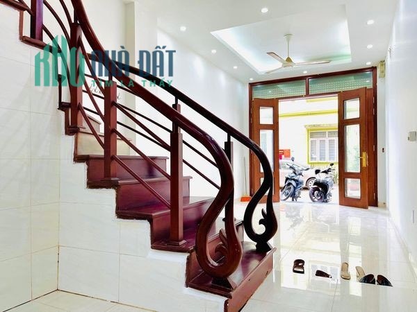 Bán nhà phân lô Phùng KHoang- 2 oto tránh- nằm trong khu quy hoạch mở đường