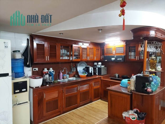 Bán nhà Nguyễn Chí Thanh, 40m, phân lô vỉa hè, ô tô chạy vòng quanh, kinh doanh sầm uất 9 tỷ lh