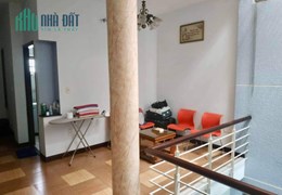 Cho thu.ê nhà nguyên căn 3 tầng kiệt oto cách đường Hải Phòng 3m