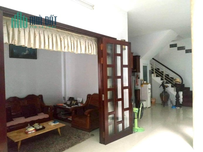 Cho thu.ê nhà nguyên căn 3 tầng kiệt oto cách đường Hải Phòng 3m