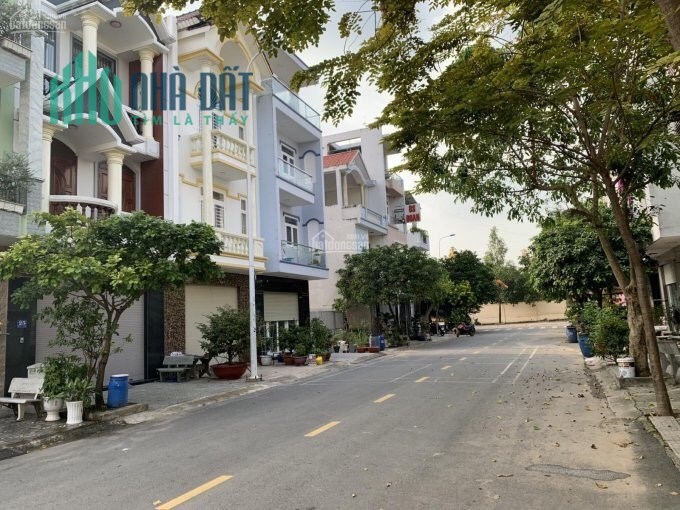 Bán lô đất đẹp ngay big C Dĩ An, Bình Dươn