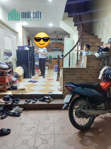 Bán nhà Lạc long Quân nhà cực đẹp.Chủ nhà cần tiền bán ngay ,giá đẹp 47m.4.9 tỷ.