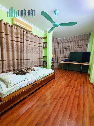 Bán nhà Lạc long Quân nhà cực đẹp.Chủ nhà cần tiền bán ngay ,giá đẹp 47m.4.9 tỷ.