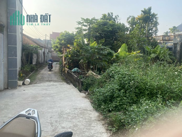 Đất sát nhập TT chúc Sơn chỉ 9xx triệu
- diện tích 37,3m ô tô tận cửa 
- cách mặt đường liên huyện
