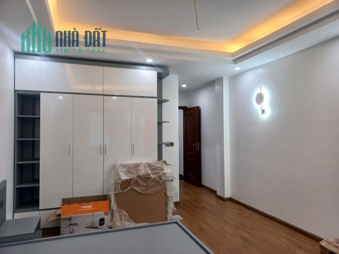 Chính chủ bán nhà phân lô Nguyễn Chí Thanh 38m 6 tầng phân lô ô tô tránh kinh doanh 9.5 tỷ lh