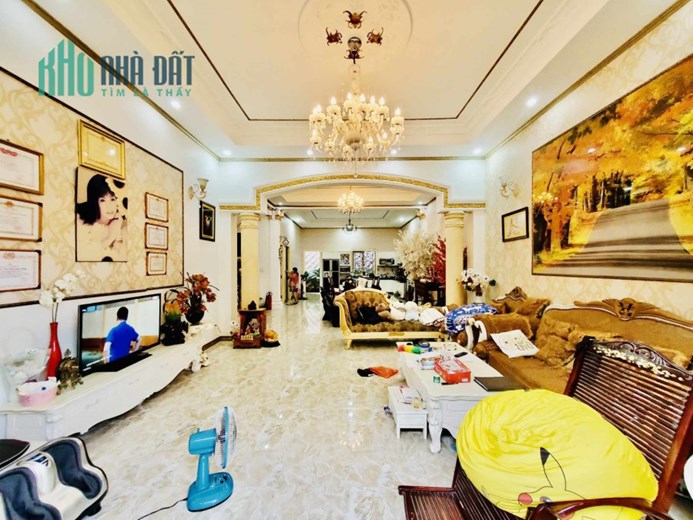 Biệt thự sân vườn, 275m, Lê Quang Định, Phường 11, Bình Thạnh, chỉ 35 tỷ.
