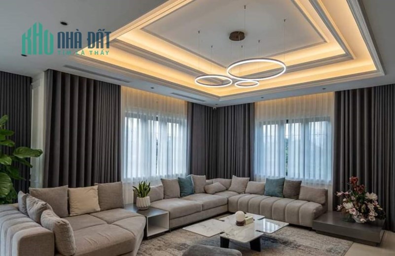 Hàng xóm Vincom Nguyễn Chí Thanh mặt phố Nguyễn Chí Thanh sầm uất, MT rộng, 120m2 chỉ 44.8 tỷ.