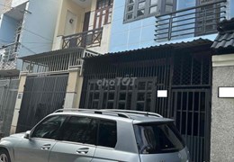 Nhà đẹp 2 lầu hẻm xe hơi 4 phòng ngủ Tân Bình, chỉ 9.5 tr/th