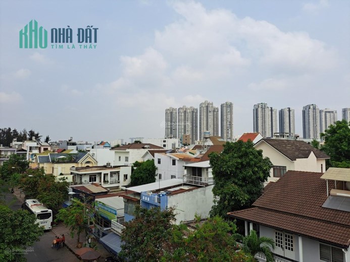 Nhà MTKD sầm uất đường Phú Thuận, Q7, 2 tầng
