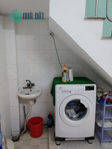 Cho thuê nhà nguyên căn CÓ NỘI THẤT hẻm to, thoáng mát, yên tĩnh, phù hợp với hộ gia đình nhỏ