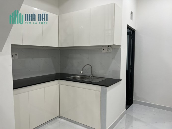 Nhà đẹp gần đường Sư Vạn Hạnh, giáp Q.10 (3 phòng ngủ)