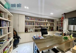Cần sang nhượng ccmn 35m2 ở khu tái định cư triều khúc , dưới chân là khu công viên thoáng mát .