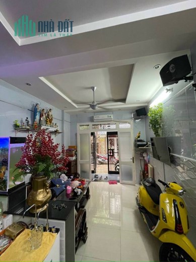 Nhà Đẹp Ở Ngay Sạch Sẽ Như Mới,  Gần Chợ, Hẻm Thông Tứ Tung  Sát Mặt Tiền