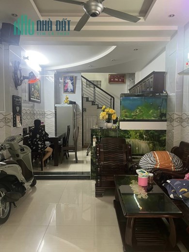 Nhà Đẹp Ở Ngay Sạch Sẽ Như Mới,  Gần Chợ, Hẻm Thông Tứ Tung  Sát Mặt Tiền