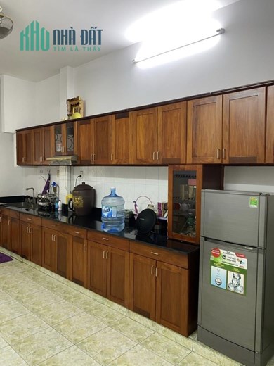 Quận 10, xe hơi trong nhà, 4 tầng, kinh doanh đa ngành nghề, gần công viên Lê Thị Riêng
