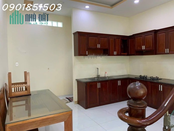 BÁN NHÀ ĐẸP NGUYỄN THỊ THẬP , 7 CHỖ TỚI CỬA , 4 TẦNG , 7.2 TỶ