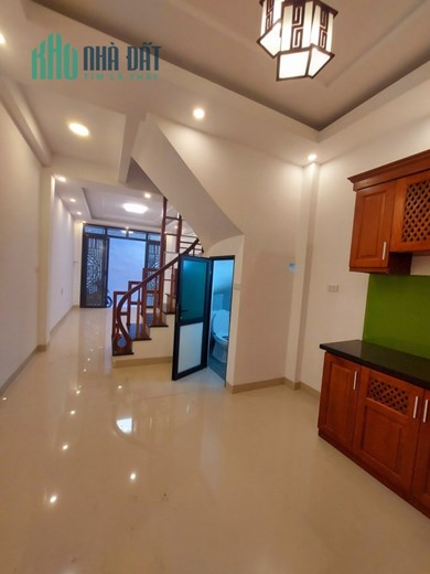 Bán nhà Thanh Nhàn , Giá giảm chào 300tr , 46m2 , mặt tiền 6,2m , chỉ 3,7 tỷ , 10m ra ngõ ô tô