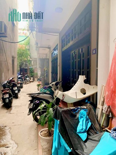 CHỦ CẦN TIỀN MUỐN THÀNH KHOẢN NHANH CĂN NHÀ 4 TẦNG SỔ ĐỎ 32M2 GIÁ CHỈ 3.3 TỶ ( 3 P NGỦ ) BÁN THEO