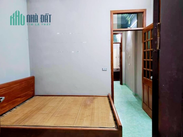 CHỦ CẦN TIỀN MUỐN THÀNH KHOẢN NHANH CĂN NHÀ 4 TẦNG SỔ ĐỎ 32M2 GIÁ CHỈ 3.3 TỶ ( 3 P NGỦ ) BÁN THEO