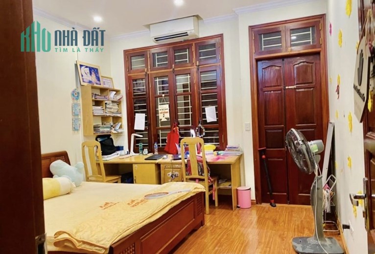 HIẾM - NHÀ ĐẸP 5 TẦNG - TRUNG TÂM CẦU GIẤY – Ô TÔ – NỘI THẤT XỊN – 51M2, 8.8 TỶ