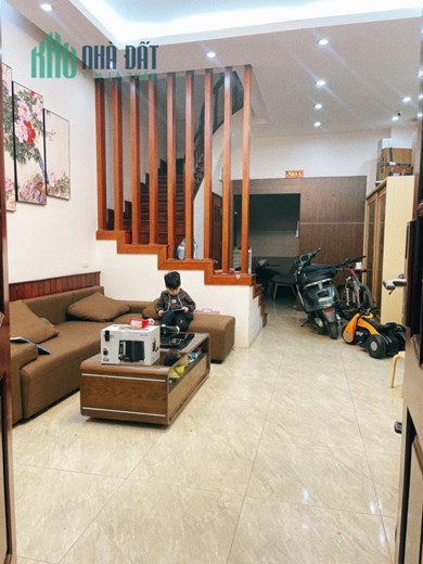 Cho thuê nhà Đào Tấn , Ba Đình nhà 3 mặt thoáng 45mx4T ở và KD gần phố hơn 10 tr
