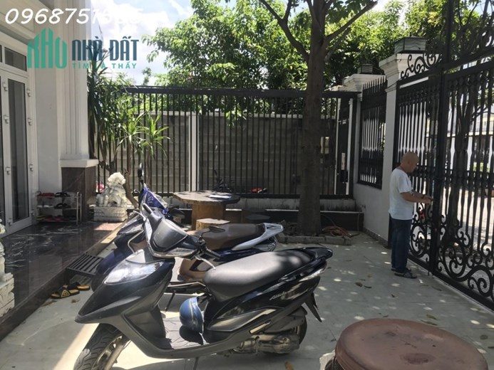 BIỆT THỰ SÂN VƯỜN NGAY SAU GIGAMALL, KÈM 18 PHÒNG CHDV LUÔN FULL DÒNG TIỀN 50TR/THÁNG. CHỈ 28 TỶ