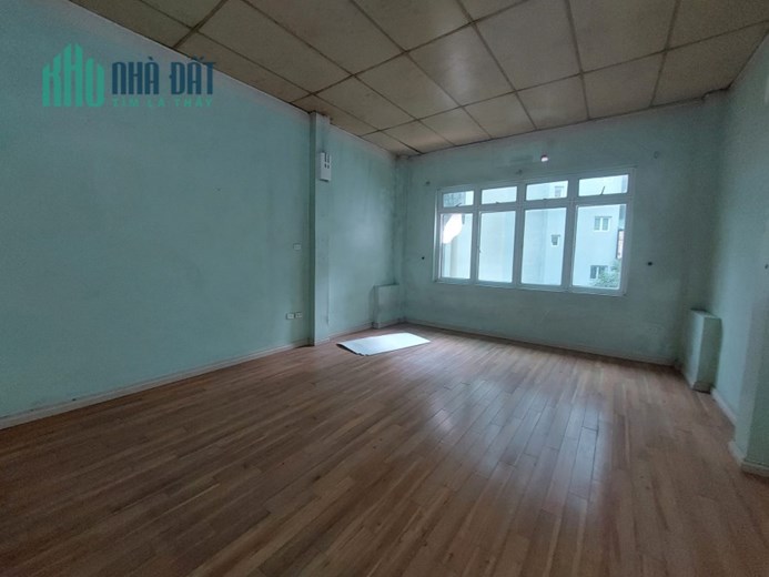 Cho thuê nhà Lạc Long Quân, 70m2, 4T, 3N, ô tô, KD online, 10tr, Cầu Giấy.