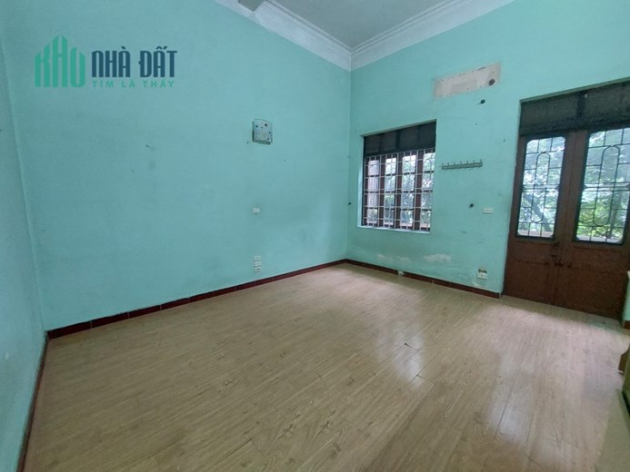 Cho thuê nhà Lạc Long Quân, 70m2, 4T, 3N, ô tô, KD online, 10tr, Cầu Giấy.