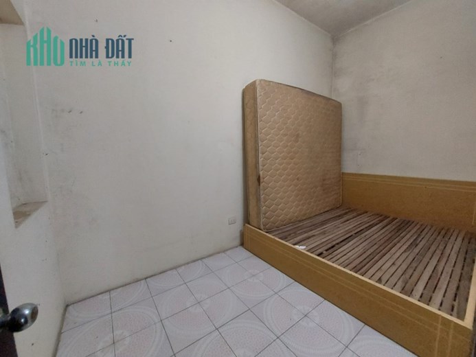 Cho thuê nhà Lạc Long Quân, 70m2, 4T, 3N, ô tô, KD online, 10tr, Cầu Giấy.
