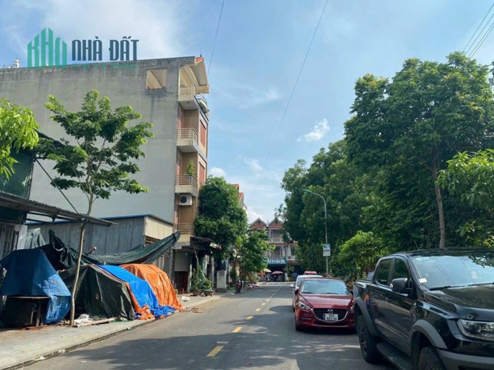 nhỉnh 1 tỷ các bác ạ chỉ nhỉnh 1 tỷ thôi các bác 
🚘🚘🚘đường 3 ô tô tránh vỉa hè 4 m thênh thang
