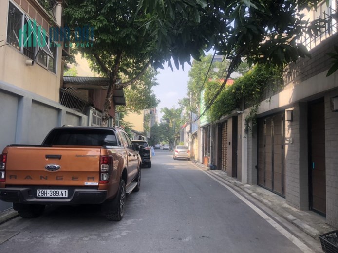Bán nhà phô Tư Đình cực đẹp, Ô tô tránh, 180 m2, 4T, nhĩnh 18 tỷ.